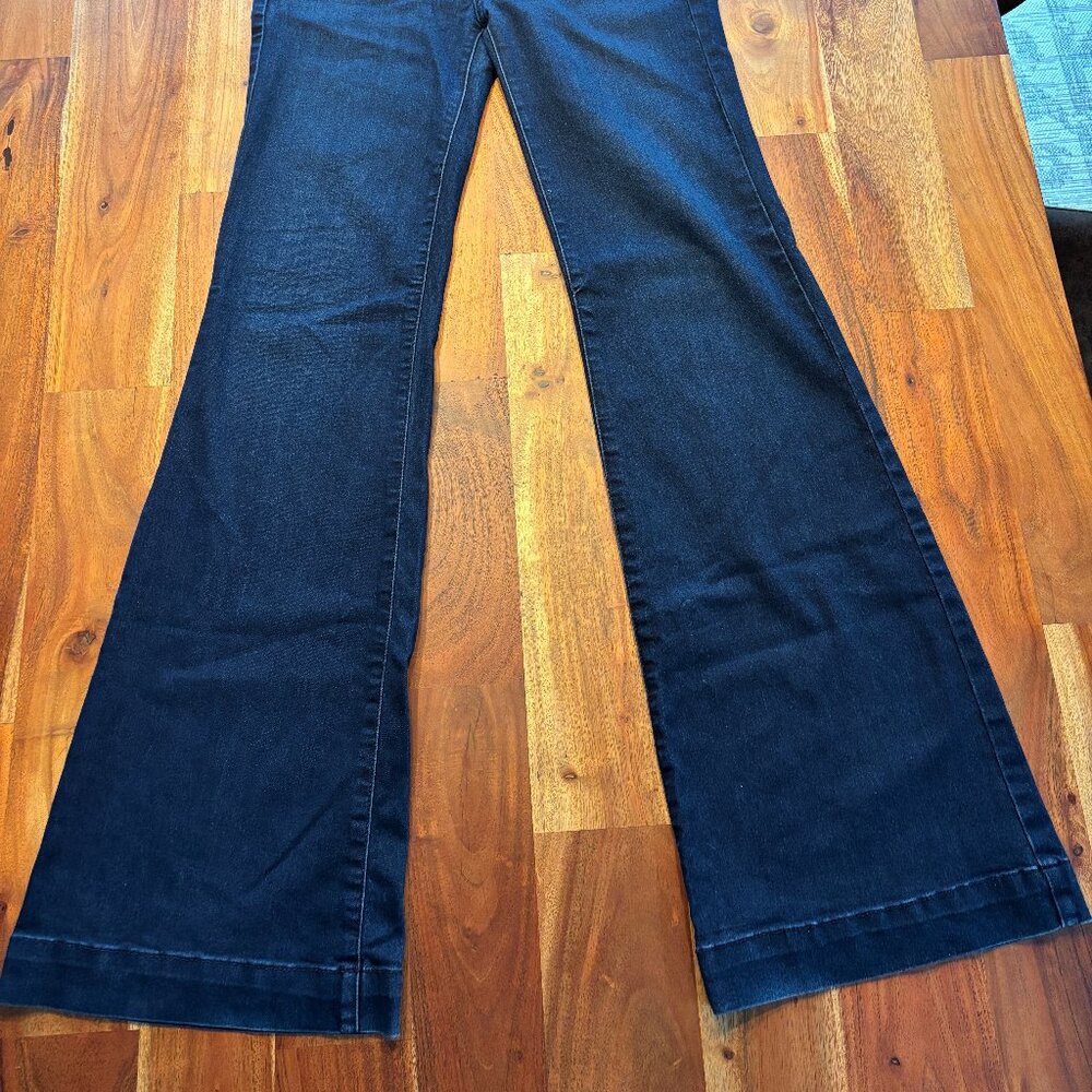 Free People We The Free "Dallas Flare" Jeans - Size 28 - Picture 2 of 8